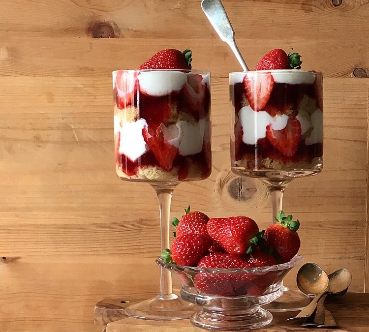 Old-Fashioned English Trifle